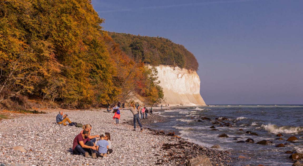 Wandern inmitten unberührter Natur: Die Ostseeinsel Rügen macht es möglich 12