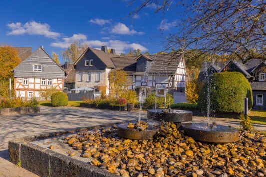 Lahnwanderweg Etappe 2 - Liaison aus Laubwald und Weiher 31 Urlaub in Hessen