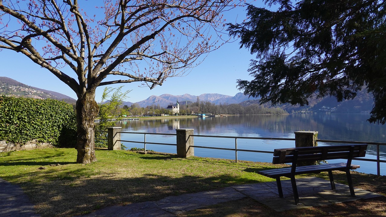Baden und Wandern am Frühlinger See