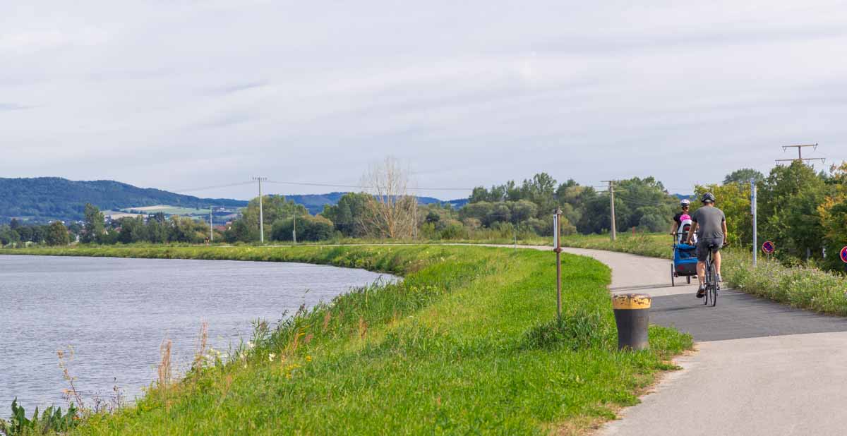 Main-Donau-Kanal - Treffpunkt vieler Aktiver zum Wandern, Radeln und Joggen.