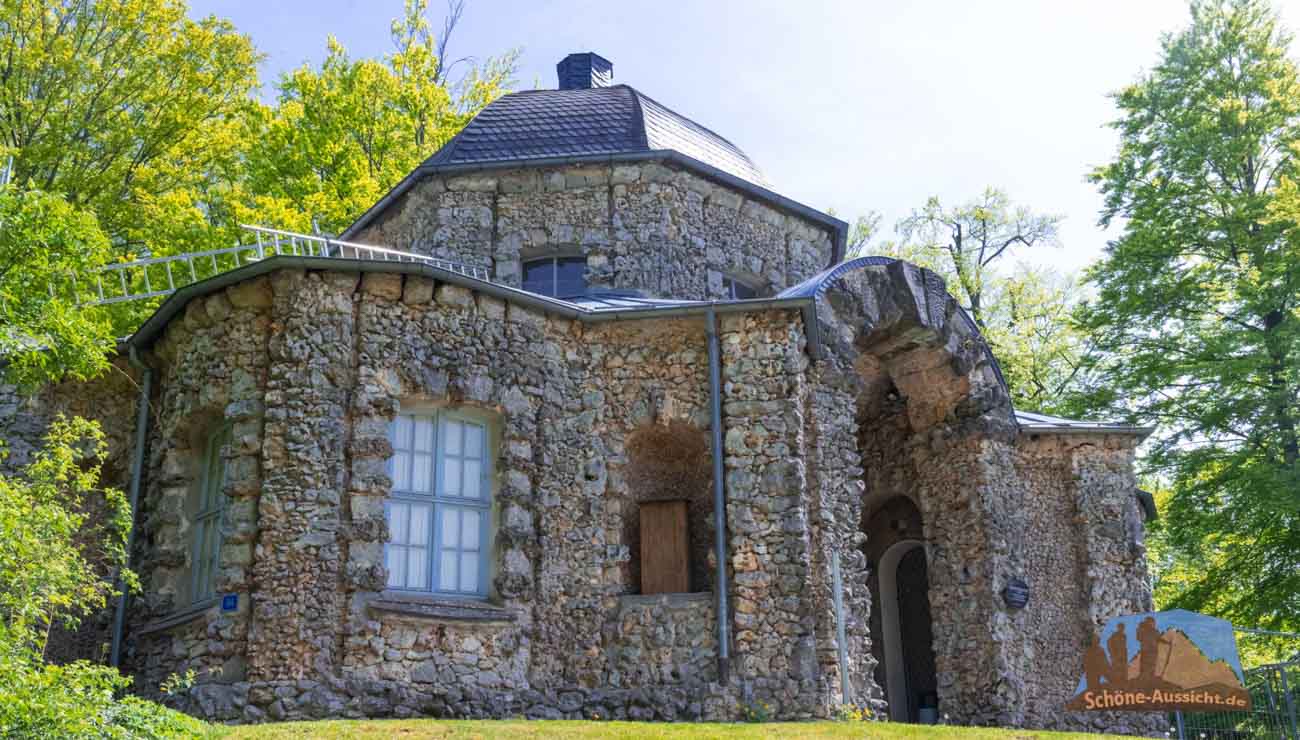 Der Morgenländische Bau am Eingang des Felsengarten Sanspareil