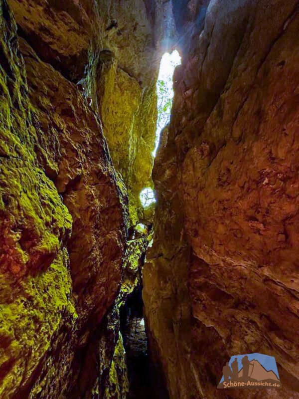Rundwanderung Schloss Greifenstein und Femehöhle 4 Femehöhle - eine 40m lange Höhle